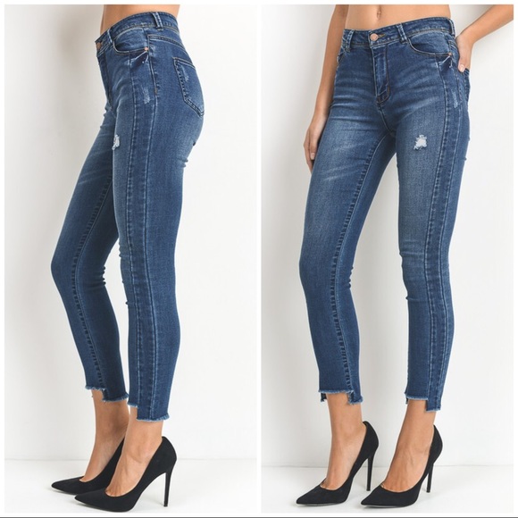✨LAST✨Double Side Seamed Uneven Hem Ankle Jeans - Picture 2 of 3